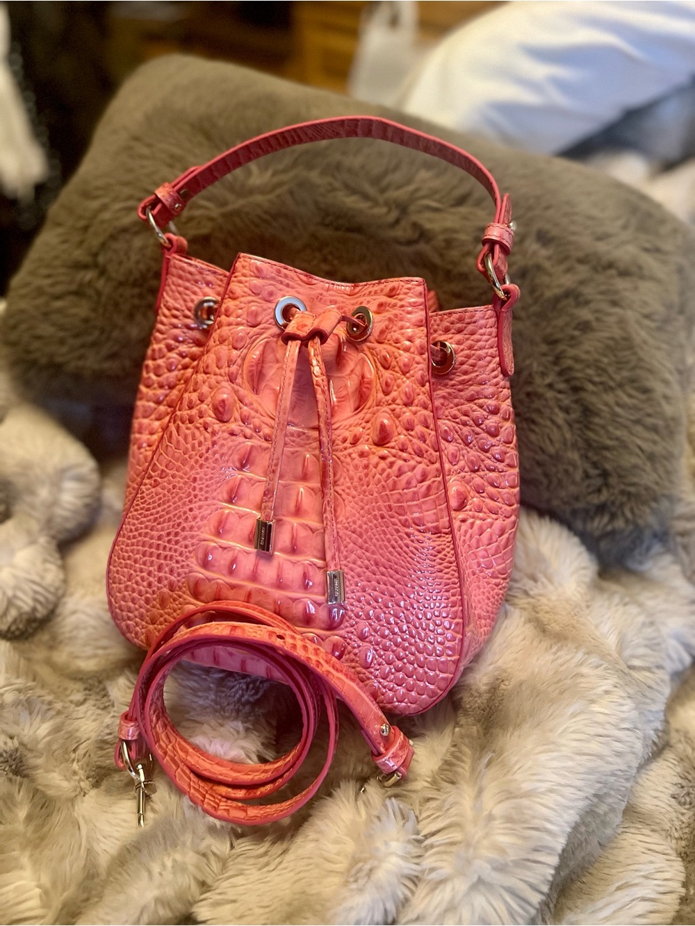 NWOT Brahmin Melinda bucket bag in Coral Snapdragon Melbourne (Retail $345)